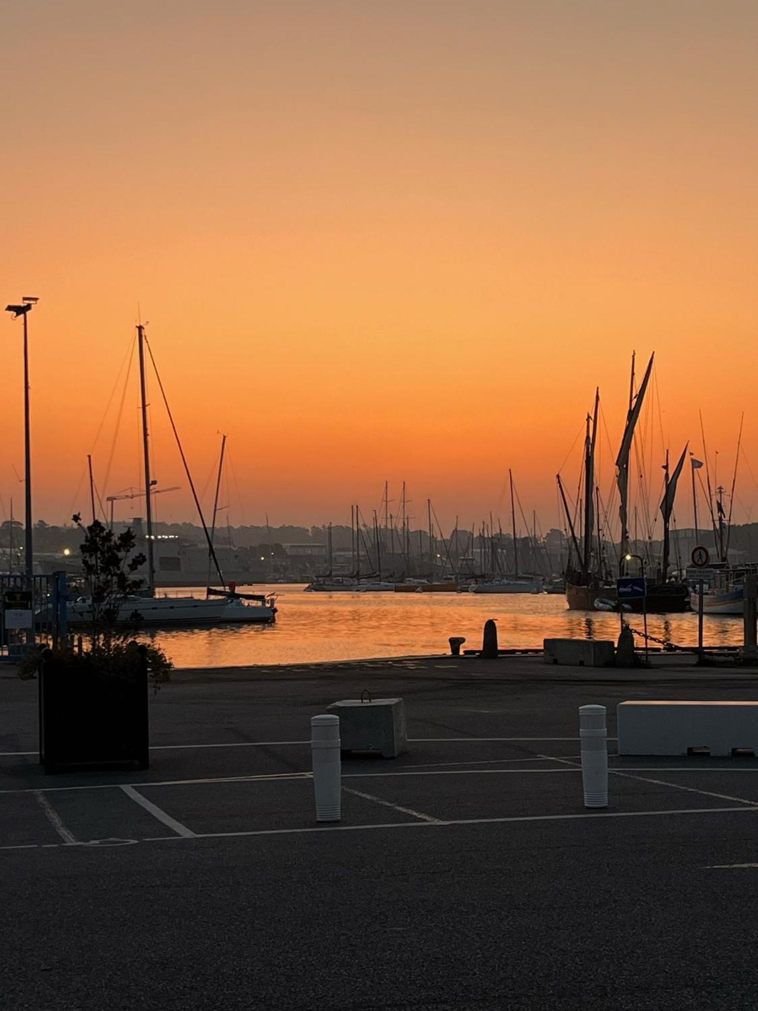Au Bord De L'Eau Lägenhet Concarneau Exteriör bild